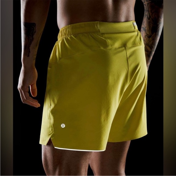 Lululemon Surge Lined Short 6" Soleil Yellow Men’s Size Large EUC - Picture 3 of 14